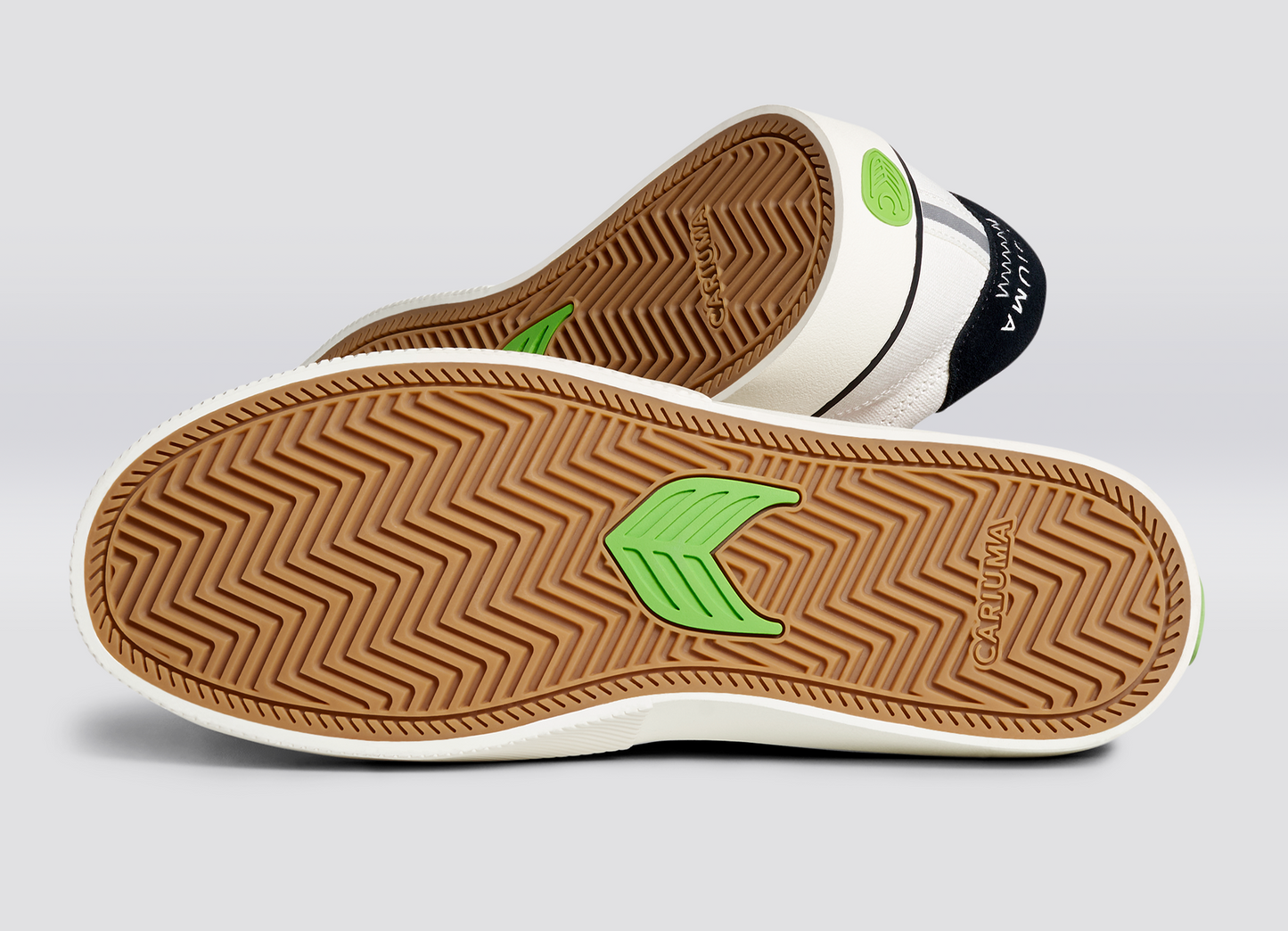 Sapatilhas Cariuma NAIOCA PRO Off-White