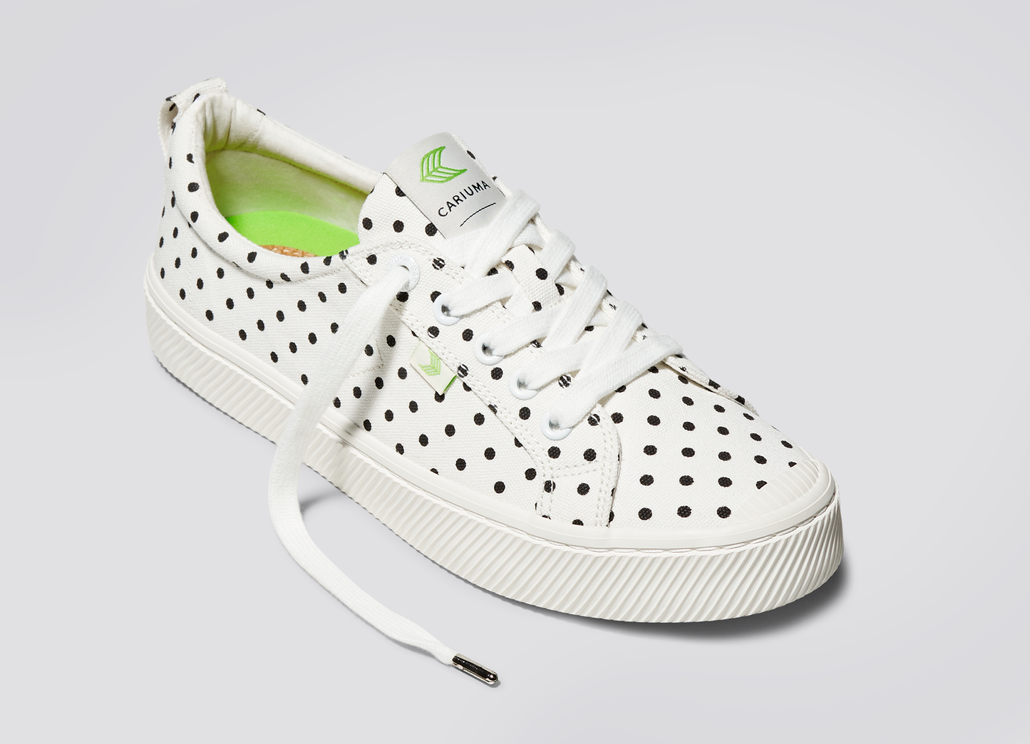 Sapatilhas Cariuma OCA LOW White Polka Dot