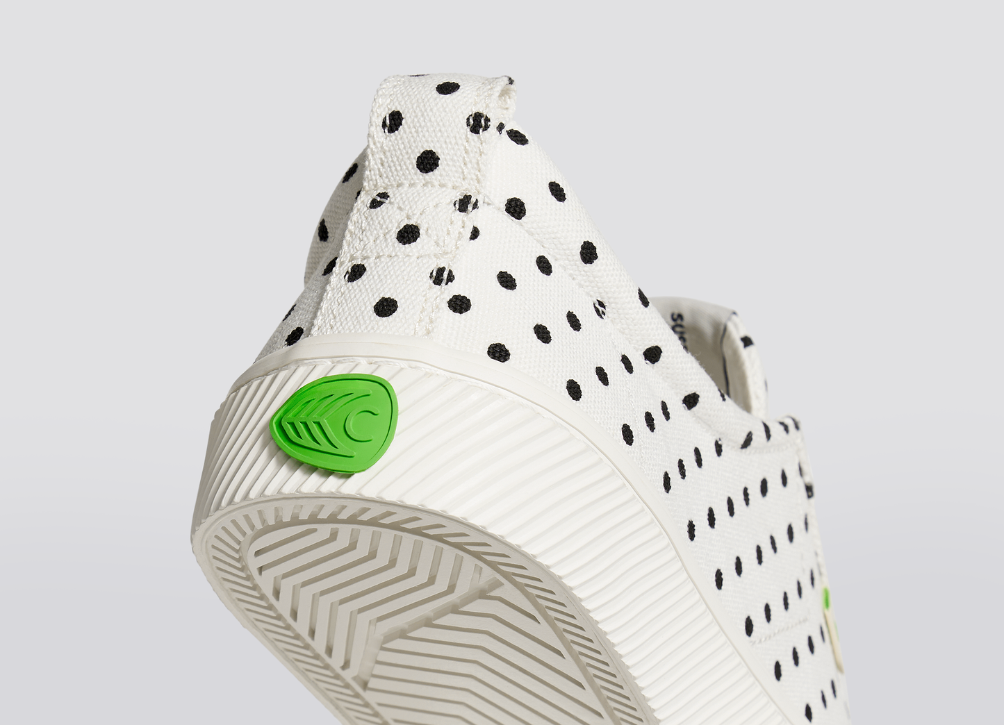 Sapatilhas Cariuma OCA LOW White Polka Dot
