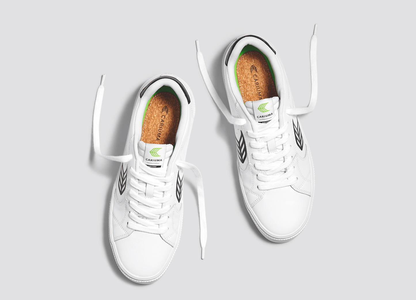 Cariuma Shoes SALVAS White/Black