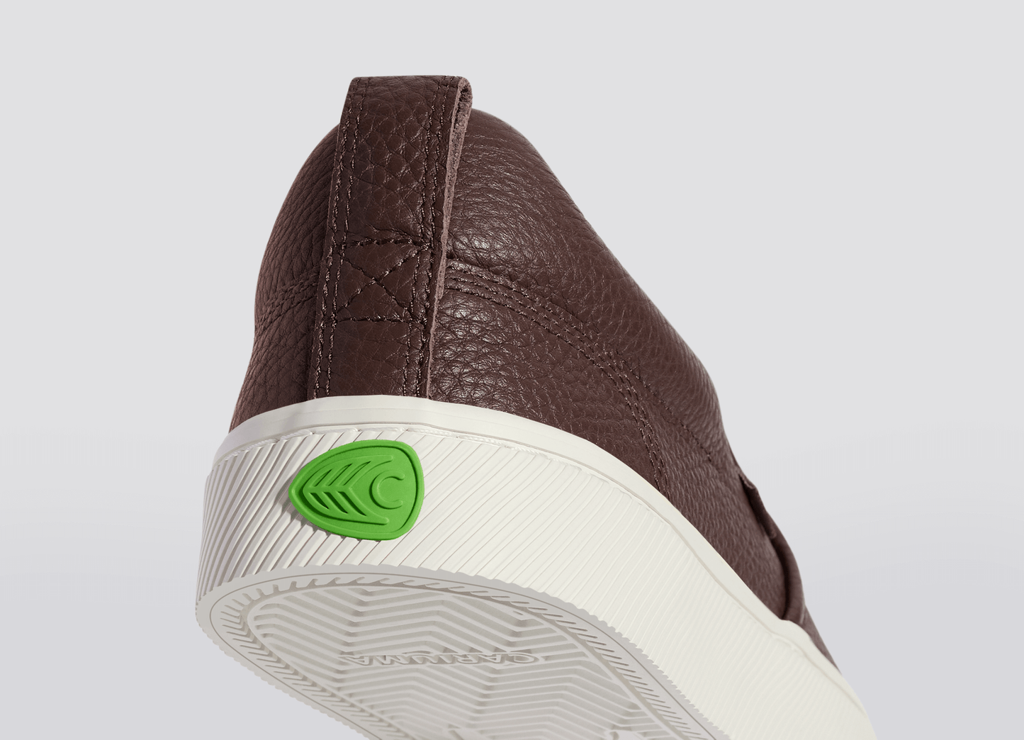 Sapatilhas Cariuma SLIP-ON Brown