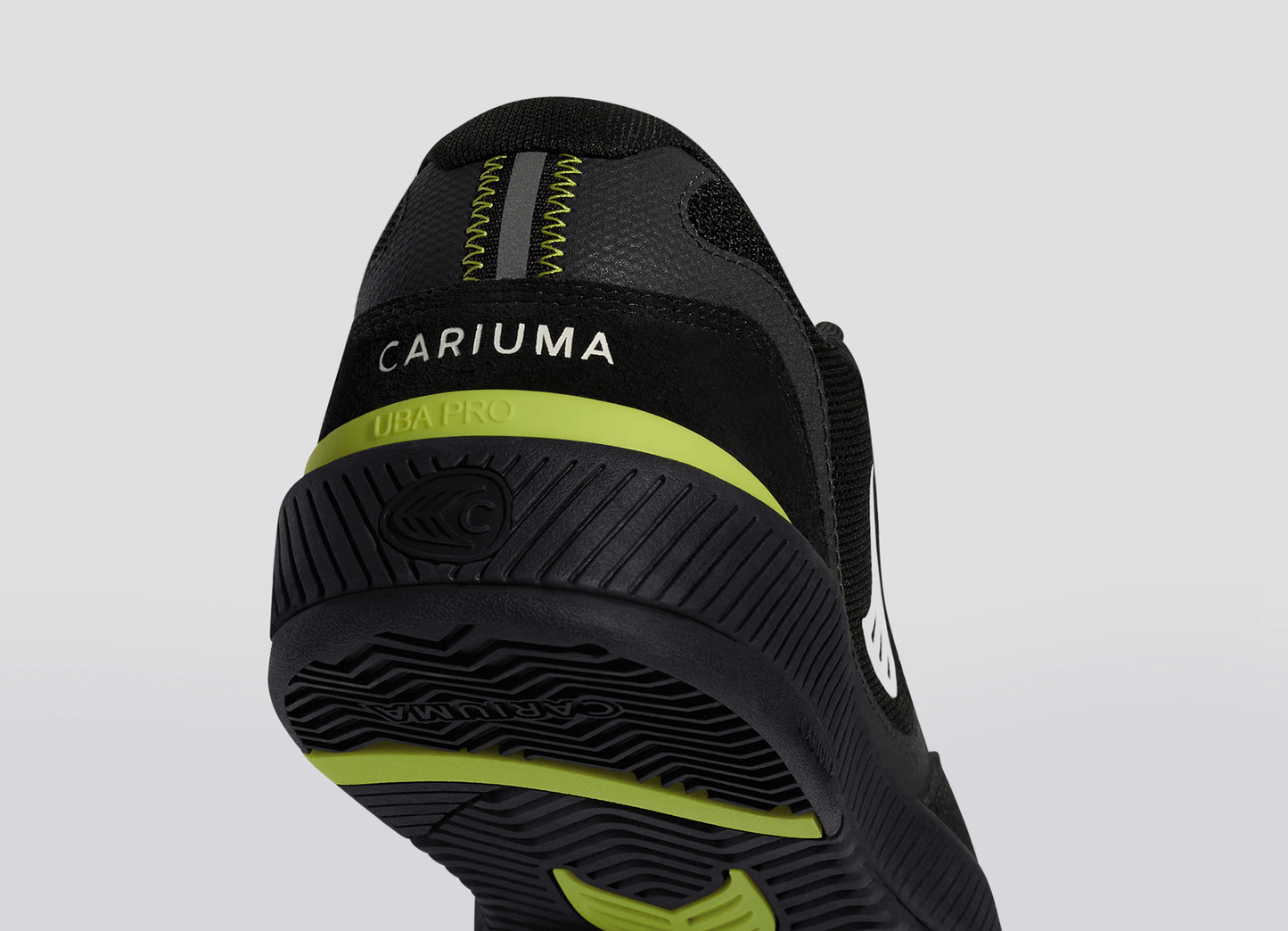 Sapatilhas Cariuma UBA PRO All Black/Off-White
