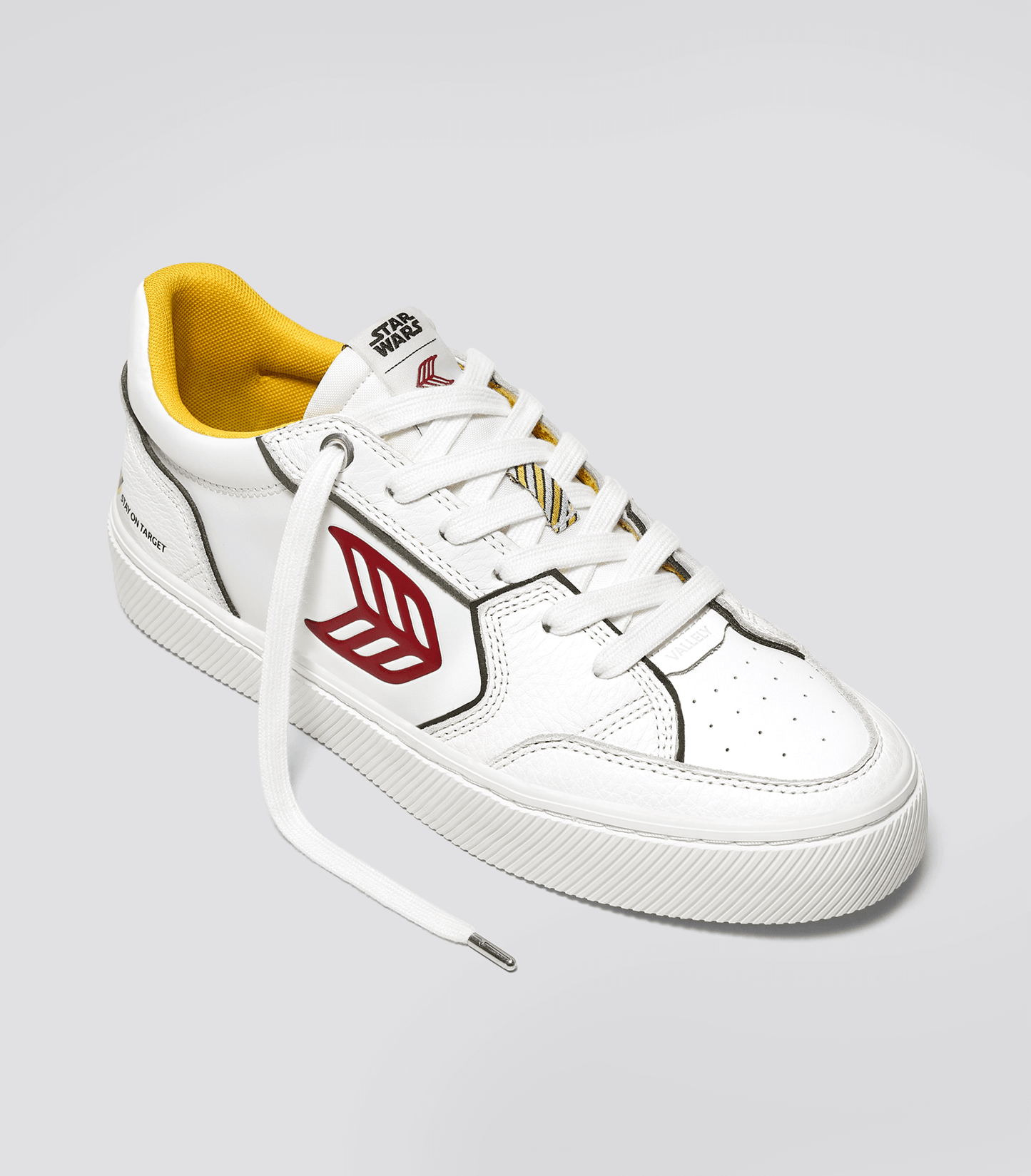 Sapatilhas Cariuma STAR WARS COLLABORATION - FIGHTER PILOT VALLELY PREMIUM White_Red Logo