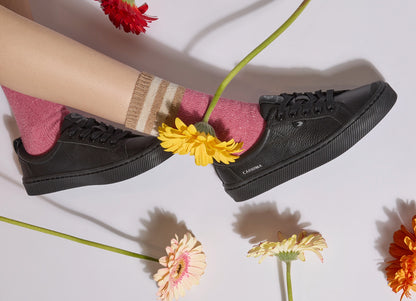 Cariuma Shoes OCA LOW Teak Black Premium Leather