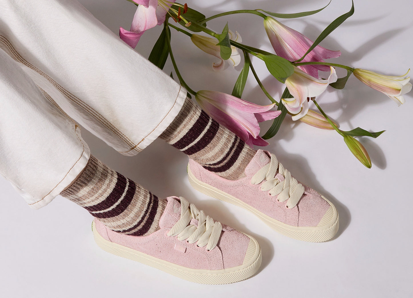 Cariuma Shoes OCA LOW Pink