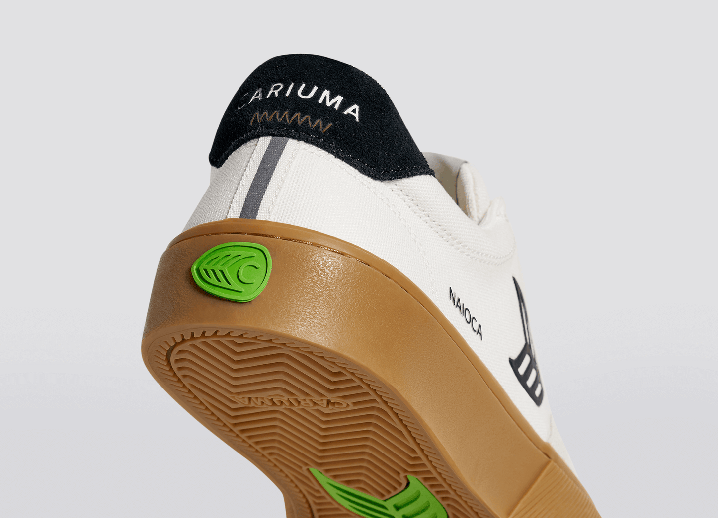 Sapatilhas Cariuma NAIOCA Gum Vintage White