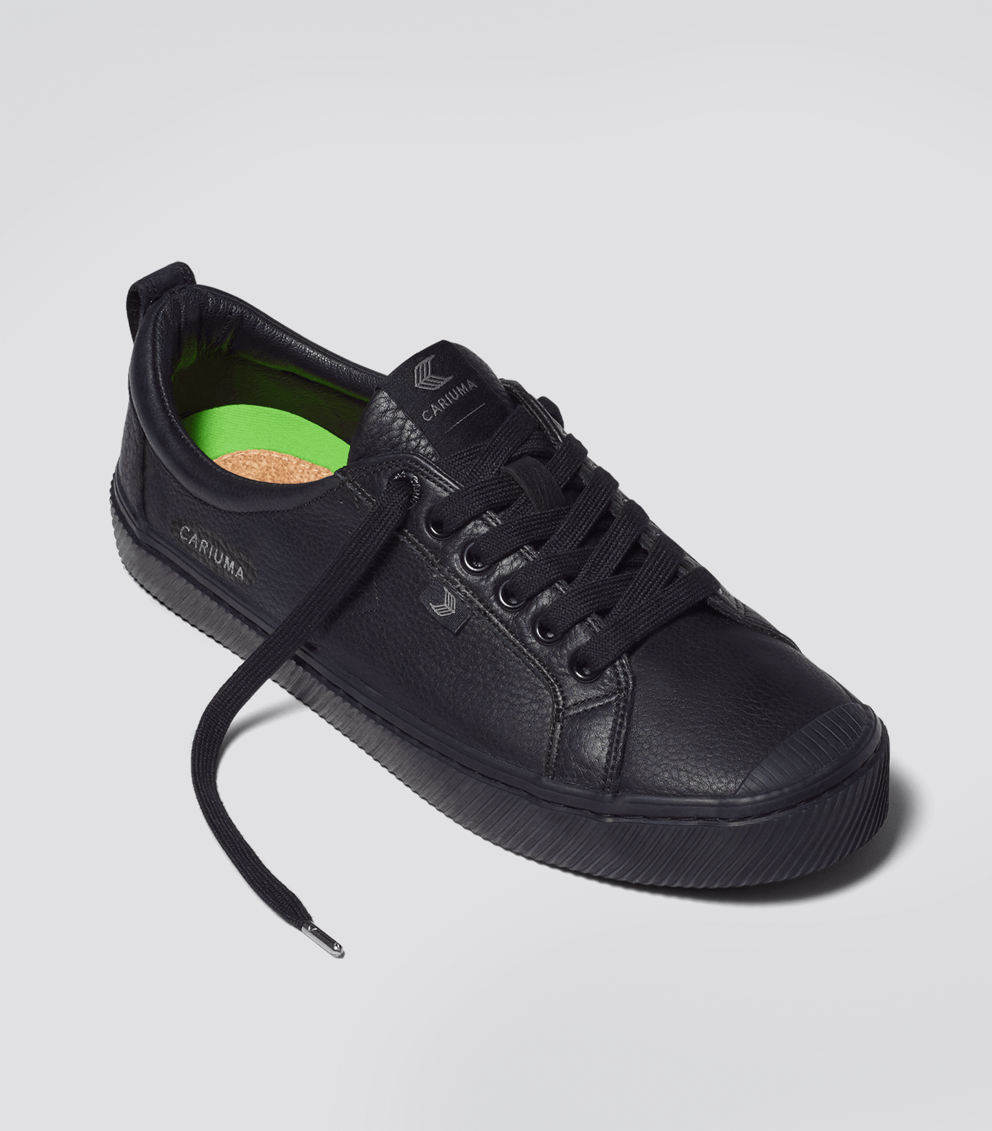 Sapatilhas Cariuma OCA LOW Triple Black