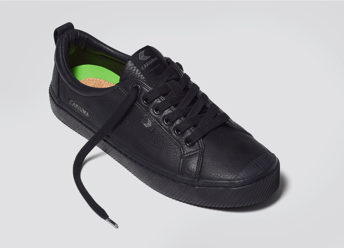 Sapatilhas Cariuma OCA LOW Triple Black