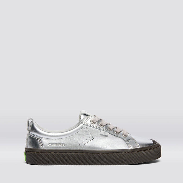 Cariuma Shoes OCA LOW Metallic