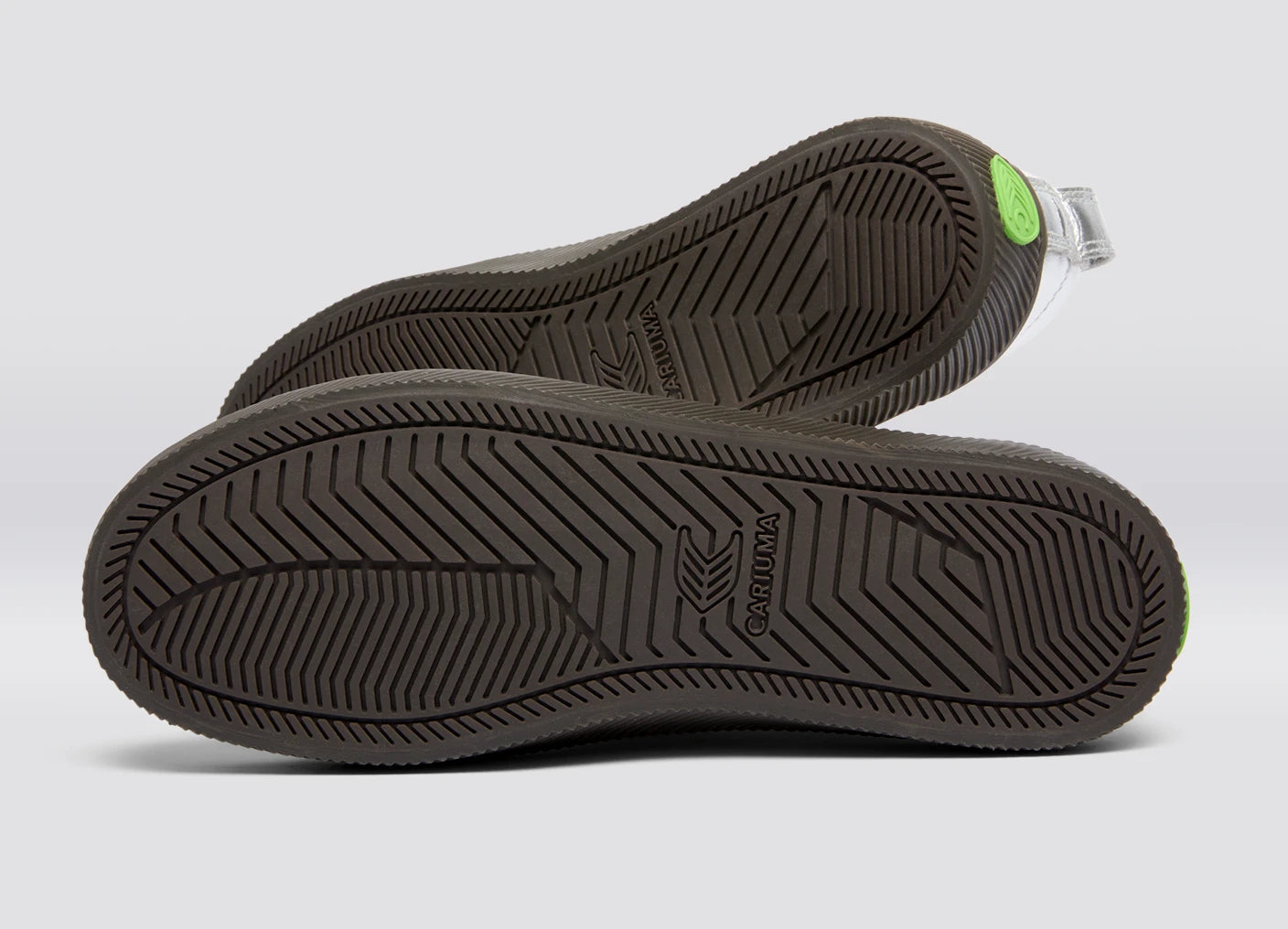 Cariuma Shoes OCA LOW Metallic