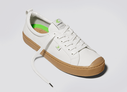Sapatilhas Cariuma OCA LOW Gum Off White
