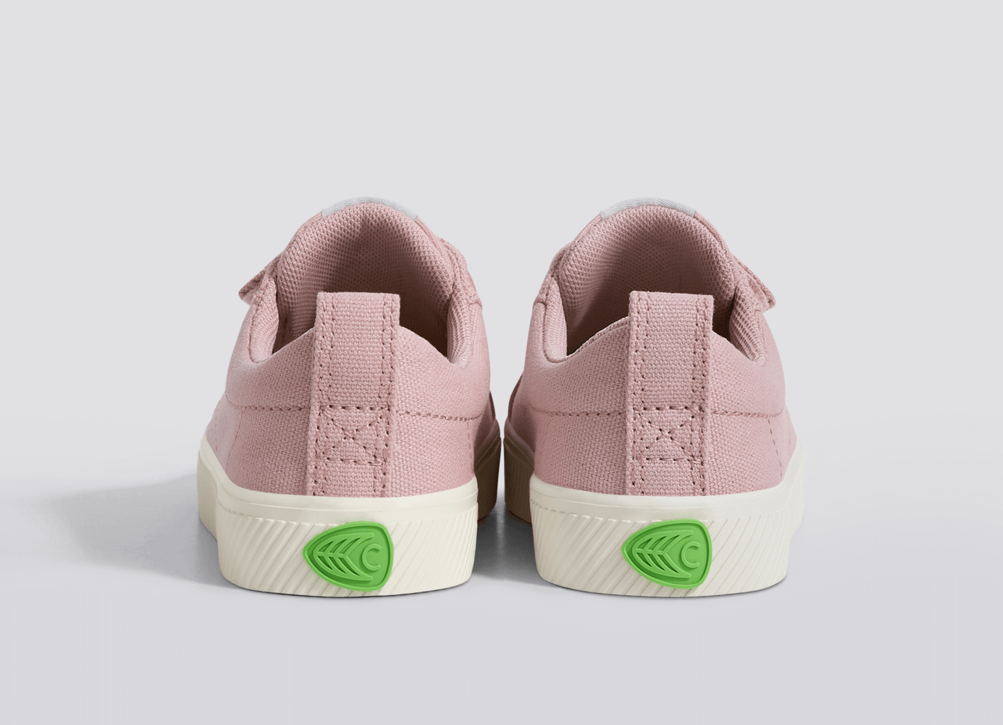Cariuma Shoes OCA LOW Rose