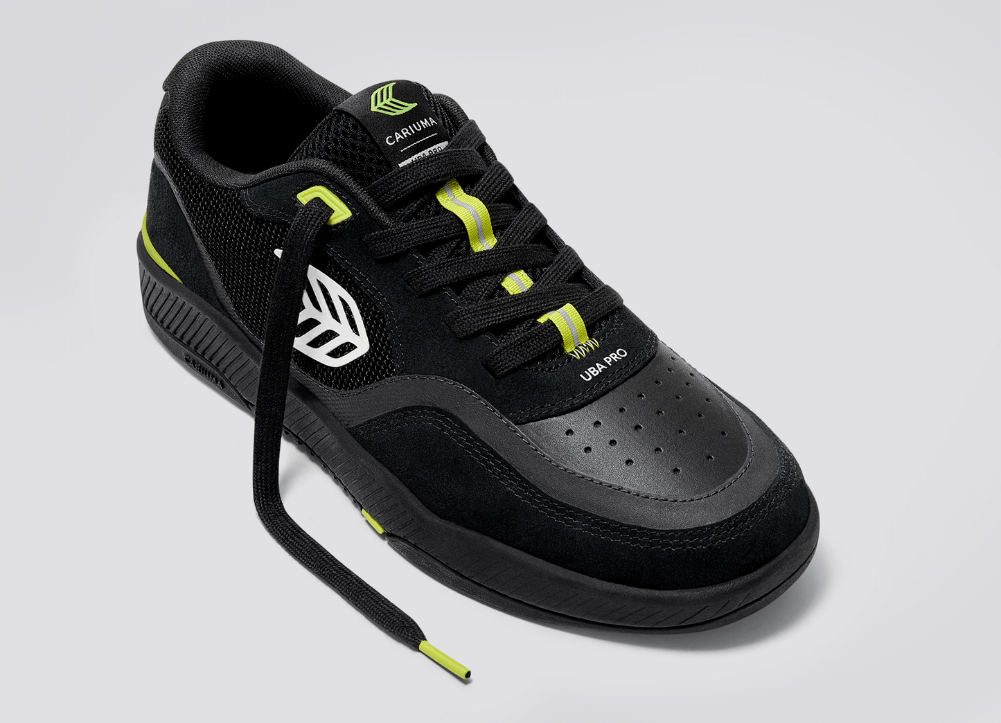 Sapatilhas Cariuma UBA PRO All Black/Off-White
