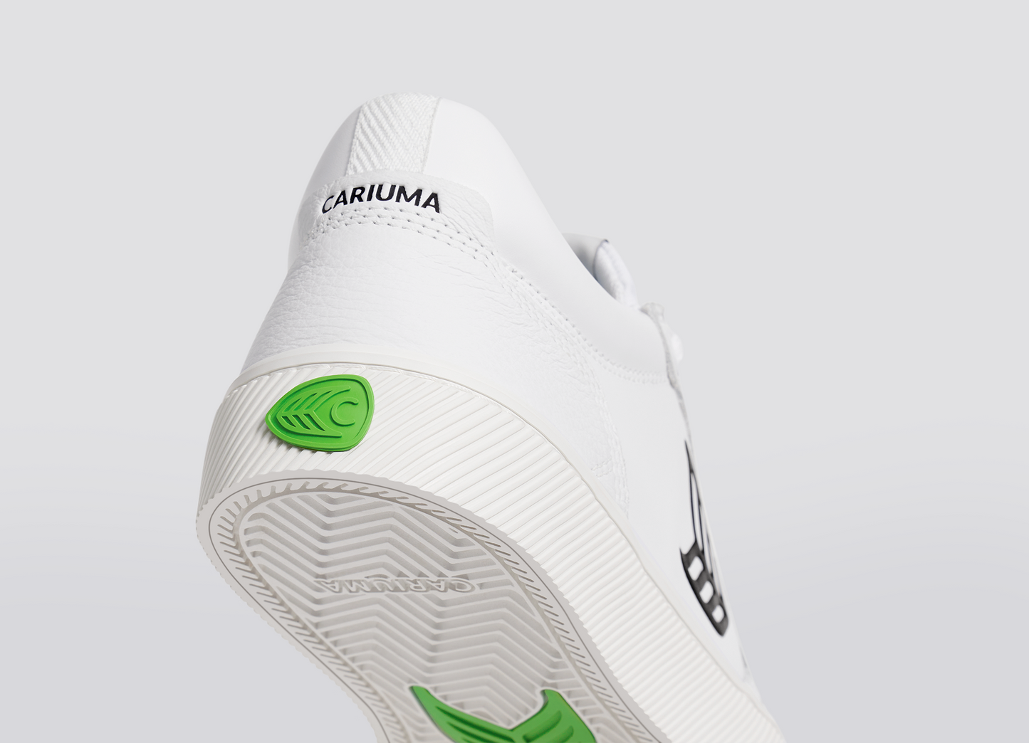 Sapatilhas Cariuma VALLELY White/Black