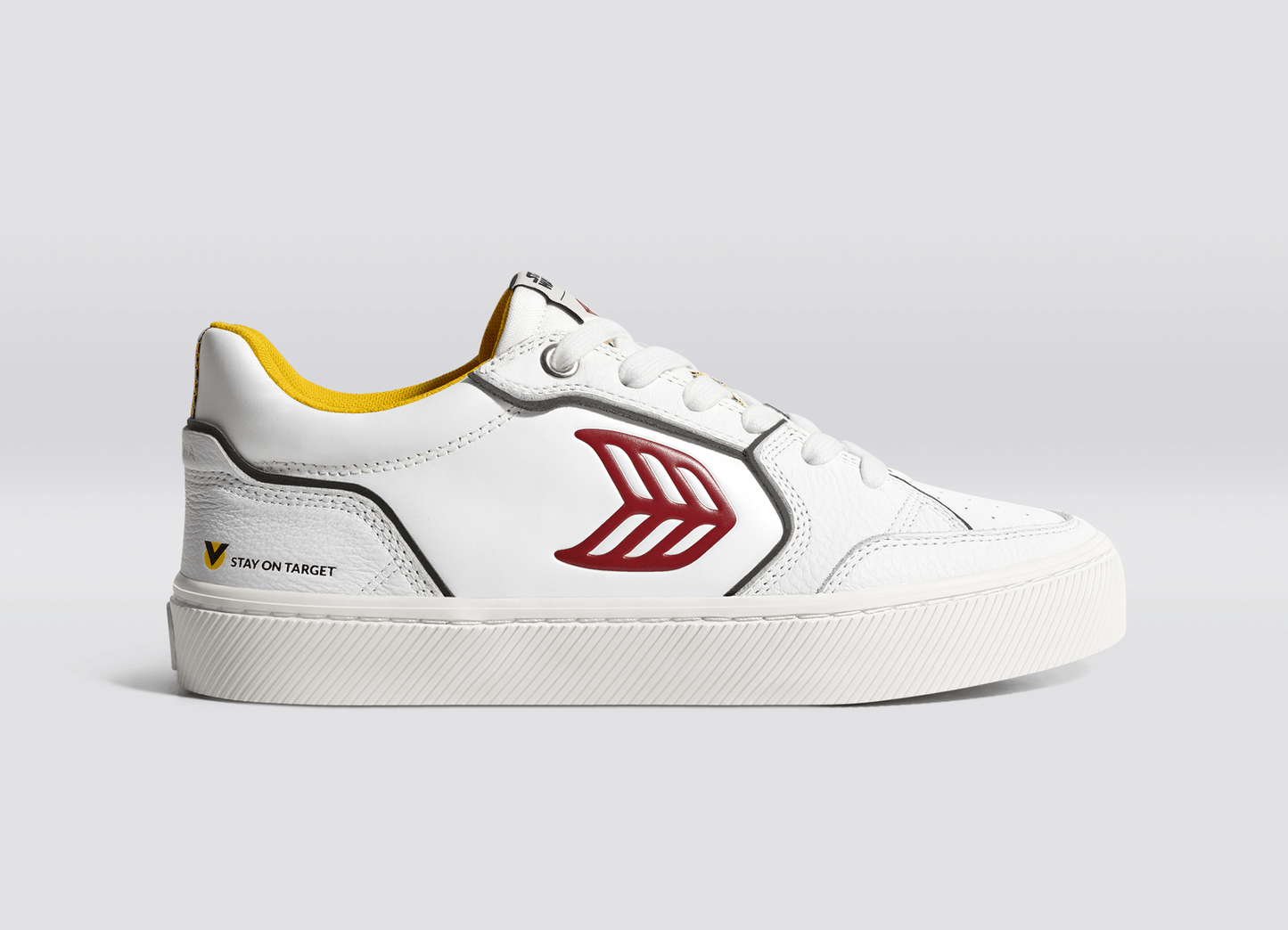 Sapatilhas Cariuma STAR WARS COLLABORATION - FIGHTER PILOT VALLELY PREMIUM White_Red Logo
