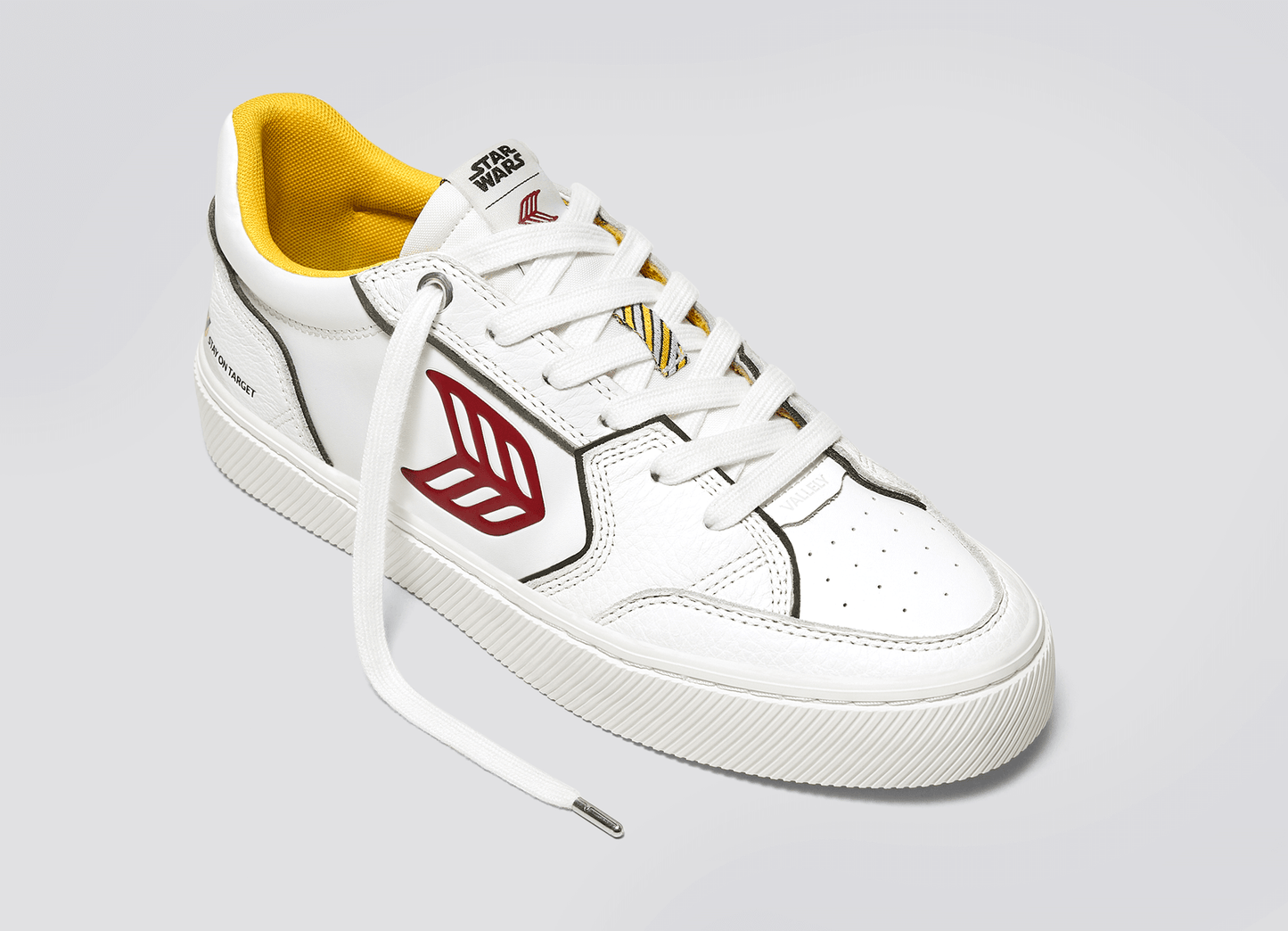 Sapatilhas Cariuma STAR WARS COLLABORATION - FIGHTER PILOT VALLELY PREMIUM White_Red Logo