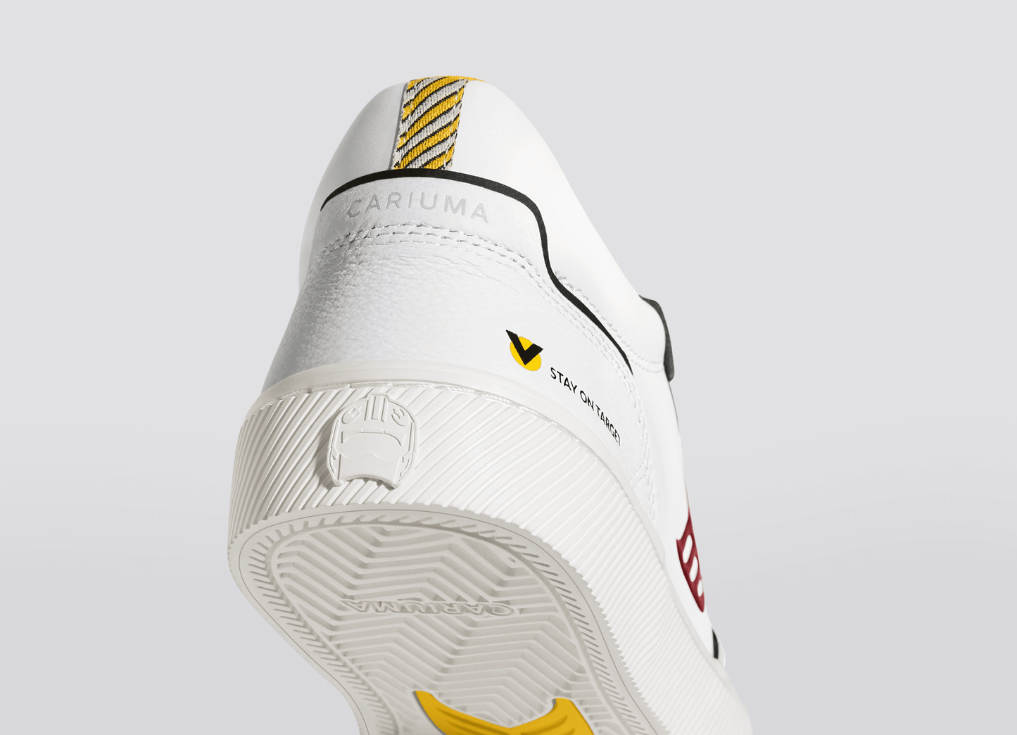 Sapatilhas Cariuma STAR WARS COLLABORATION - FIGHTER PILOT VALLELY PREMIUM White_Red Logo